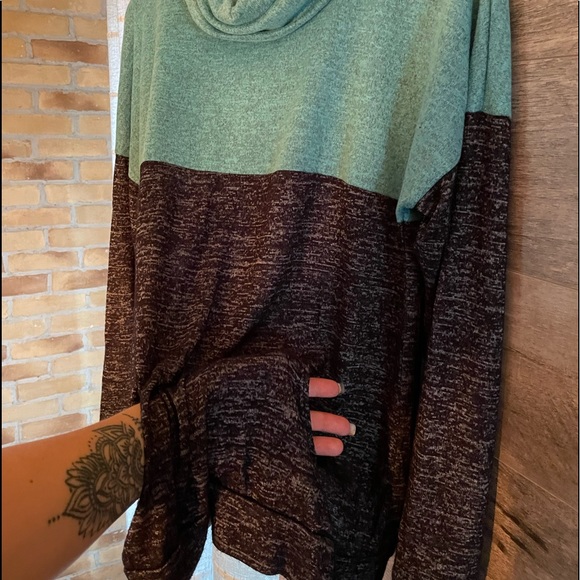 Sweaters, size Large - Picture 2 of 3